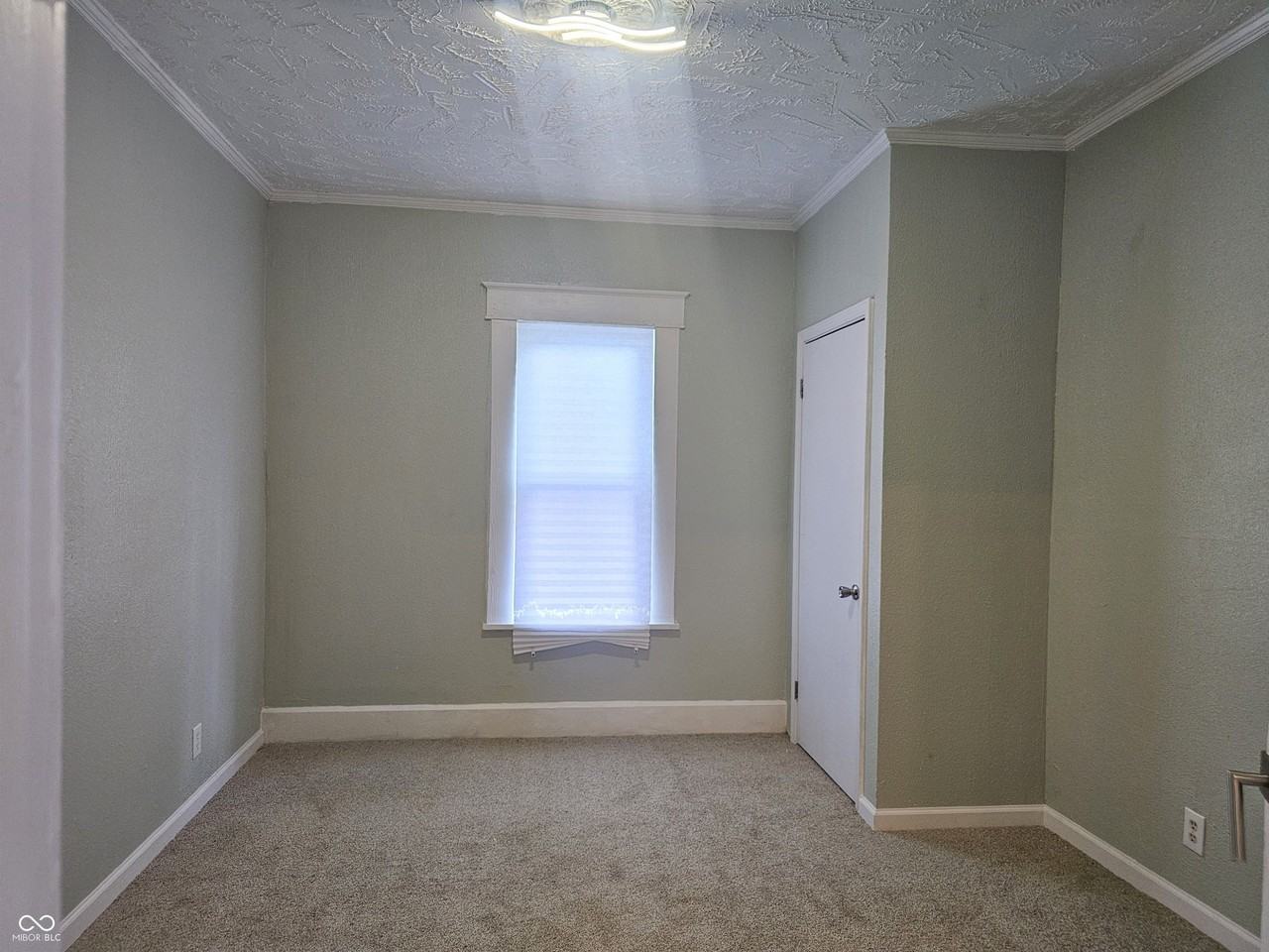 2530 Lincoln St - Photo 7 of 30