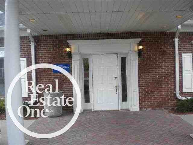 15050 East Jefferson Avenue - Photo 2 of 43