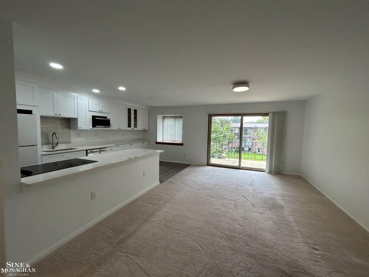 330 Riviera Dr - Photo 3 of 8