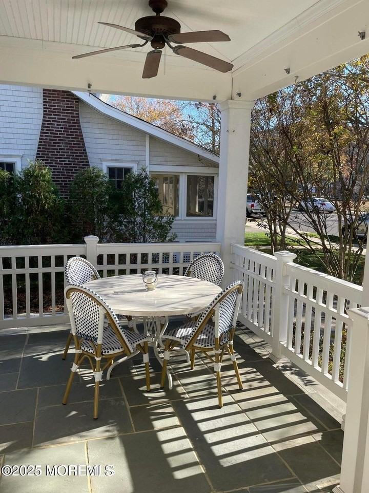 420 Tuttle Ave - Photo 4 of 43