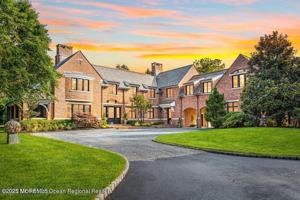 featured image of 18 Sheraton Ln