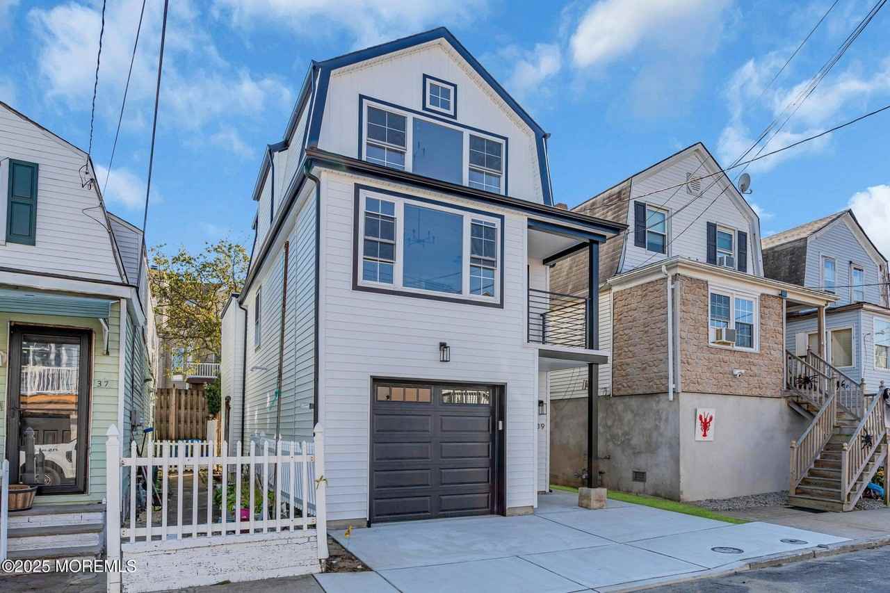 39 Seadrift Ave - Photo 2 of 12