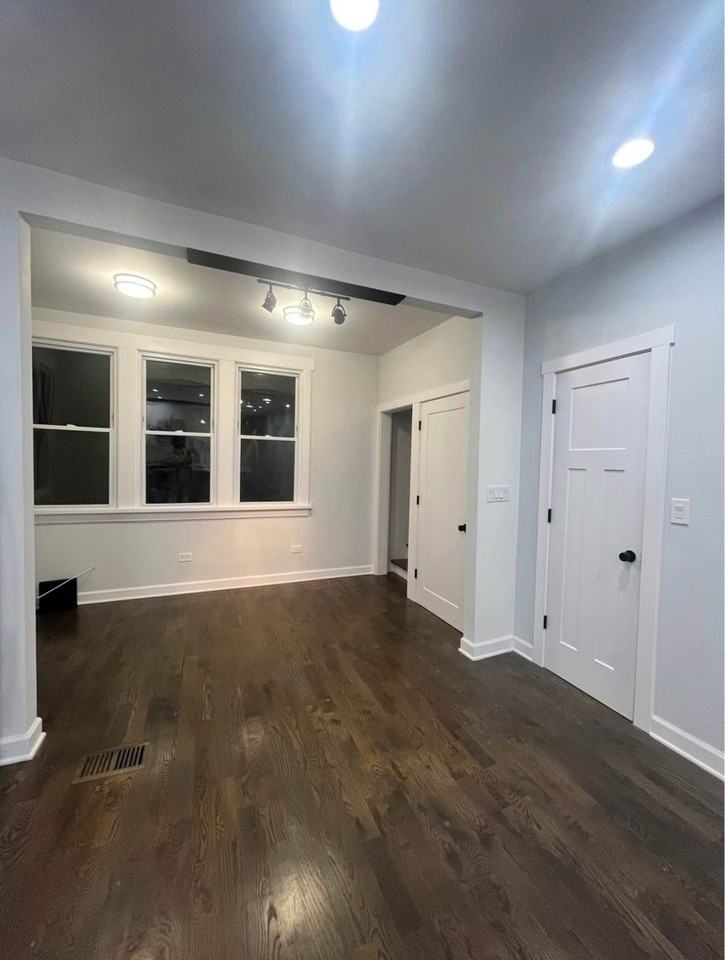 5212 South Lorel Avenue - Photo 7 of 17