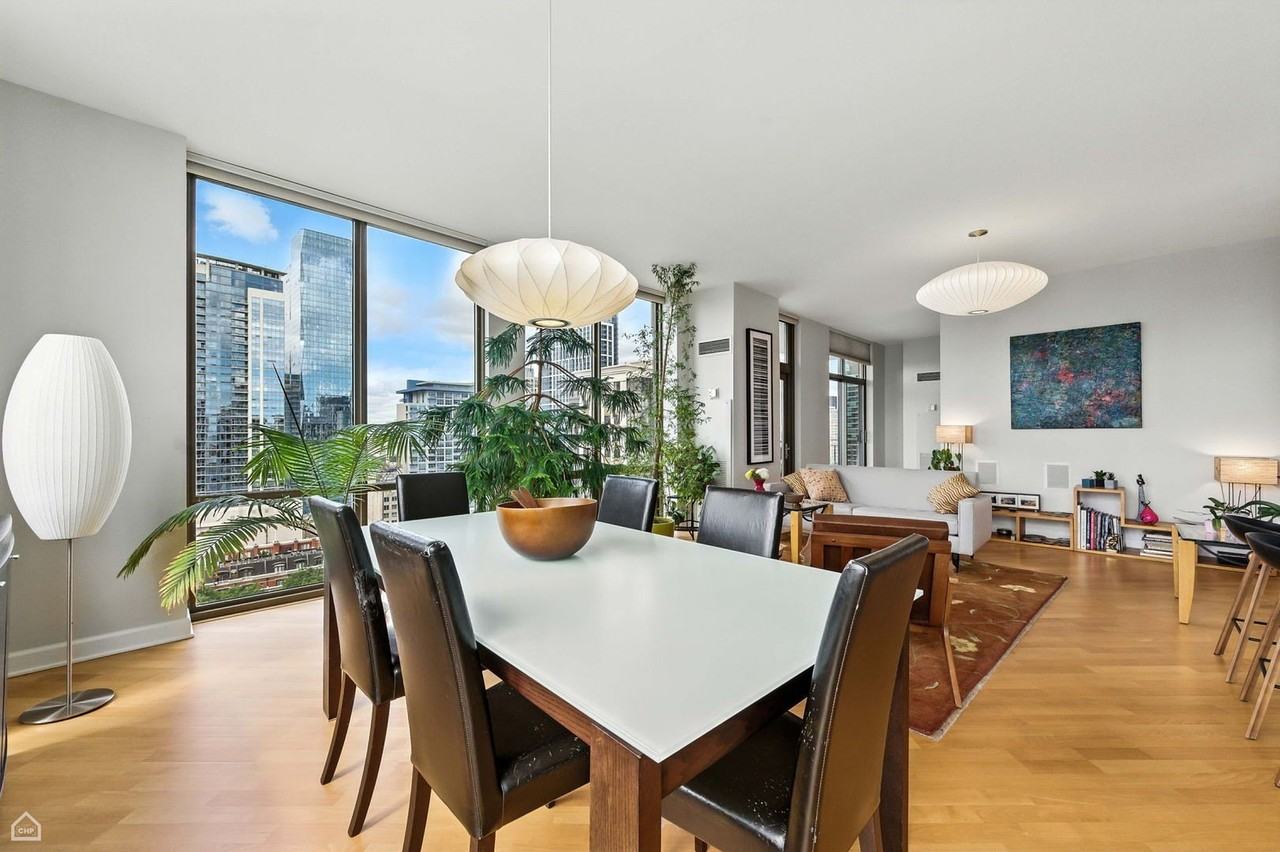 1335 S Prairie Ave #1706 - Photo 4 of 19