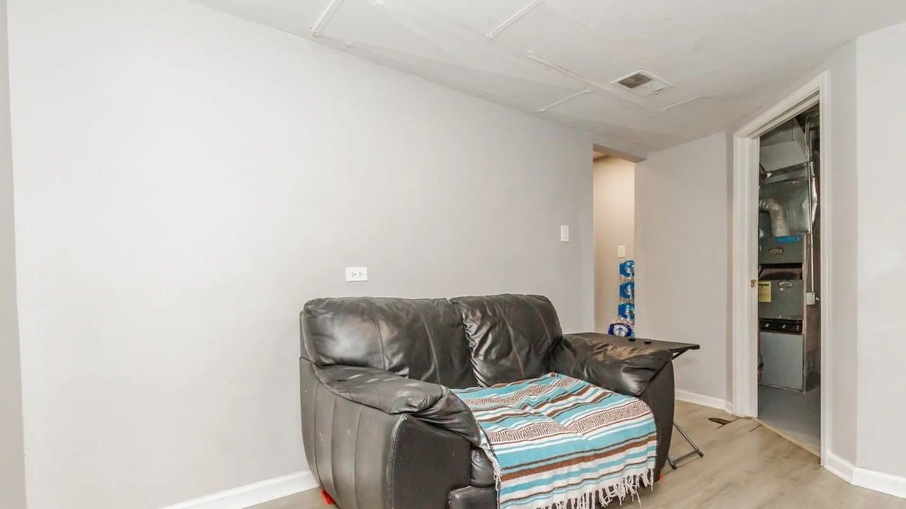 5141 S Carpenter St - Photo 4 of 23