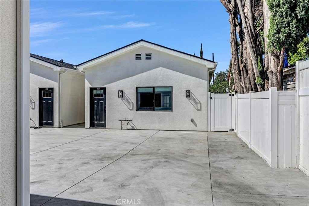 6831 Ranchito Avenue - Photo 3 of 20