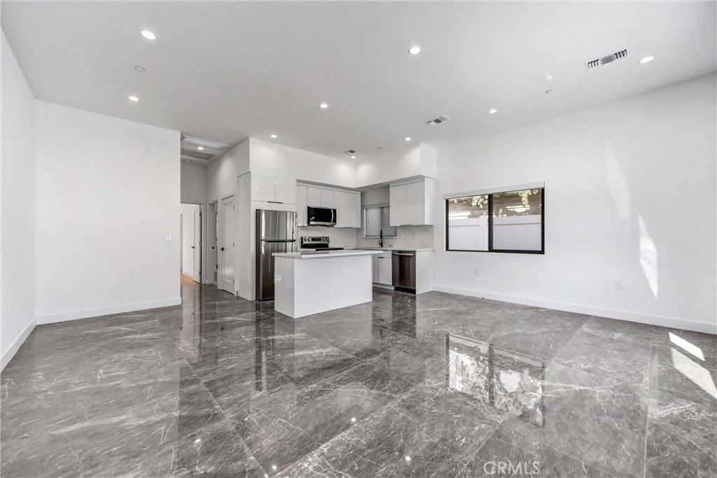 6831 Ranchito Avenue - Photo 5 of 20