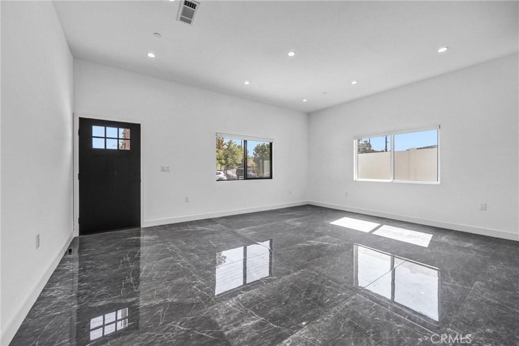 6825 Ranchito Avenue - Photo 5 of 31