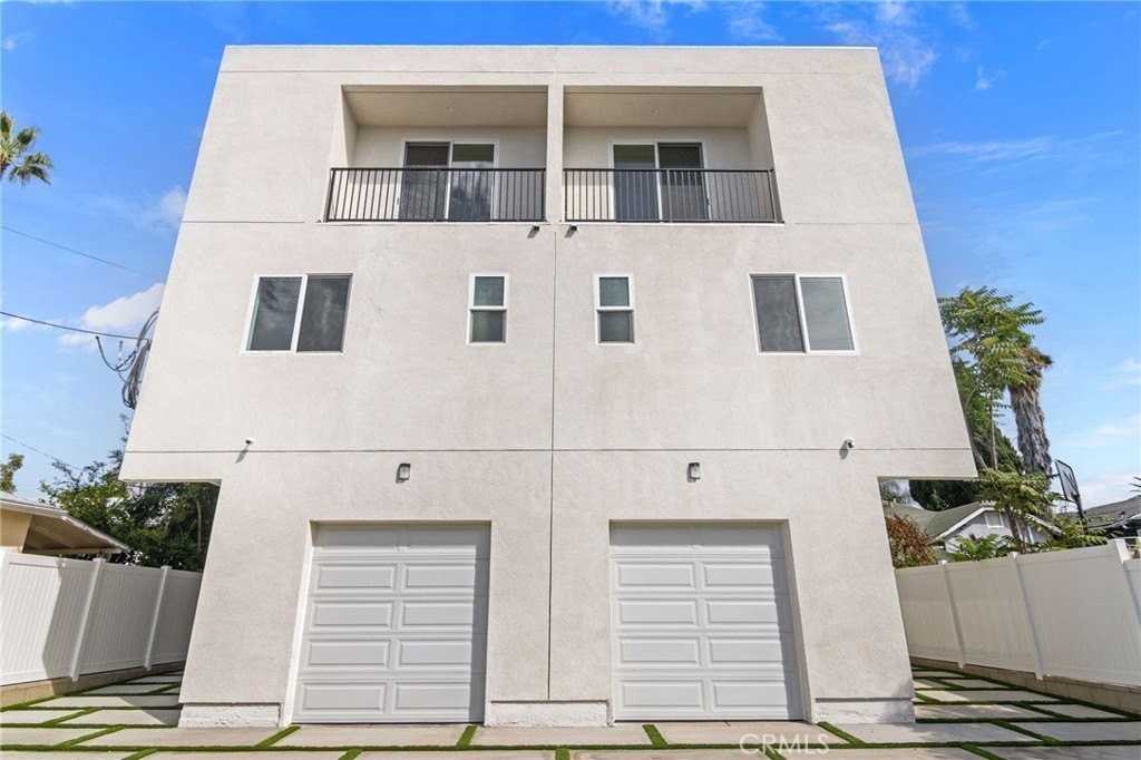 5308 Oakland St - Photo 3 of 28