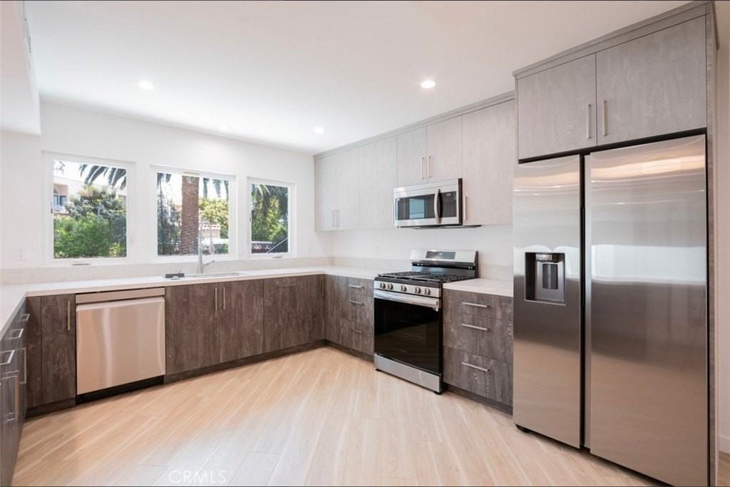 1346 North Stanley Avenue #1 - Photo 6 of 24