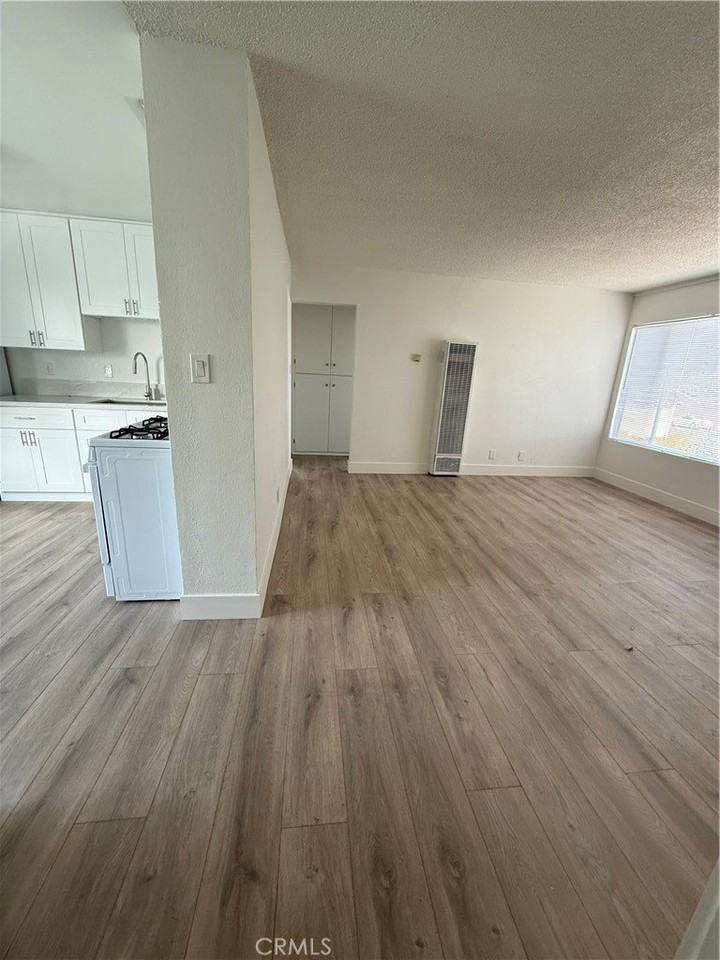 144 W 94th St - Photo 2 of 12