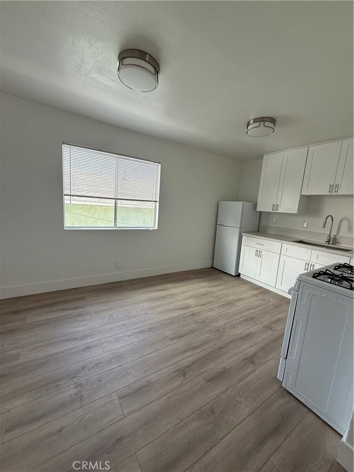 144 W 94th St - Photo 3 of 12