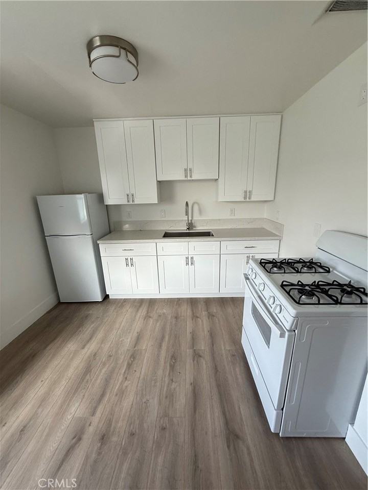 144 W 94th St - Photo 4 of 12