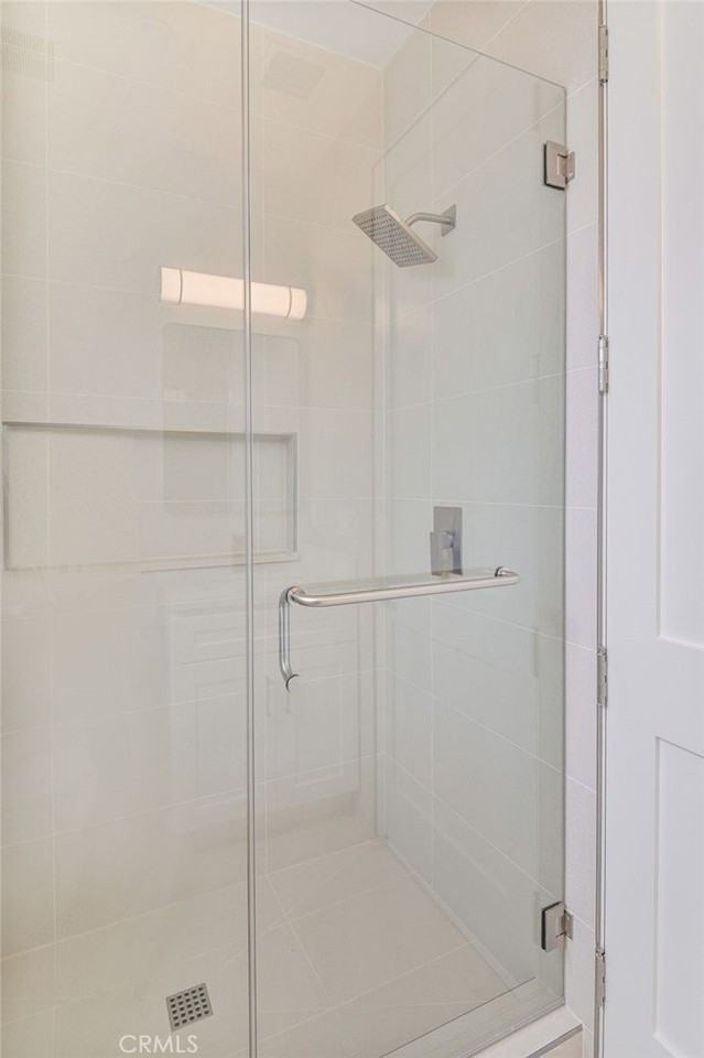 5308 Oakland St - Photo 6 of 17