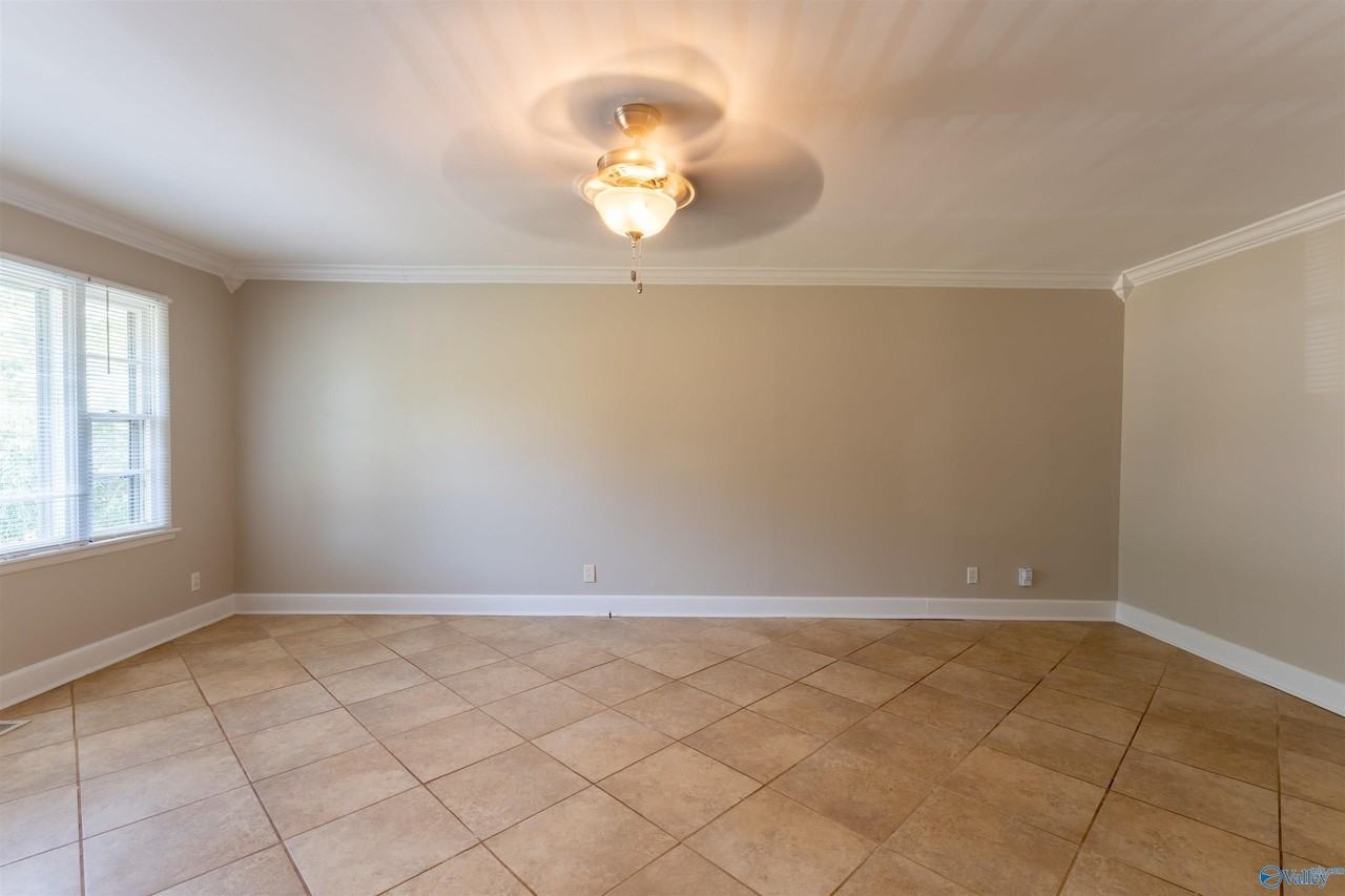 425 Arthur St Nw - Photo 4 of 21