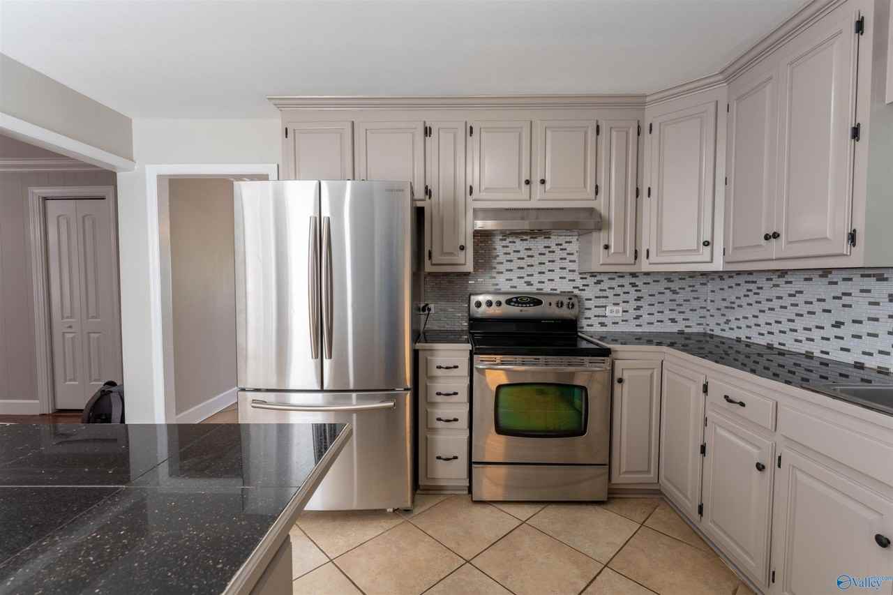 425 Arthur St Nw - Photo 6 of 21