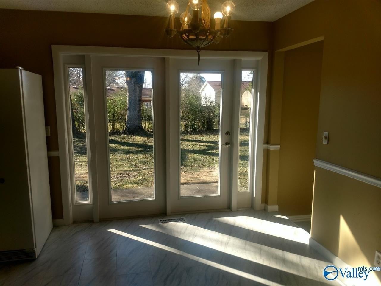 11012 Crestfield Dr Se - Photo 5 of 17