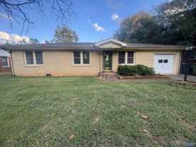 3009 Fairacres Rd Sw - Photo 1 of 1