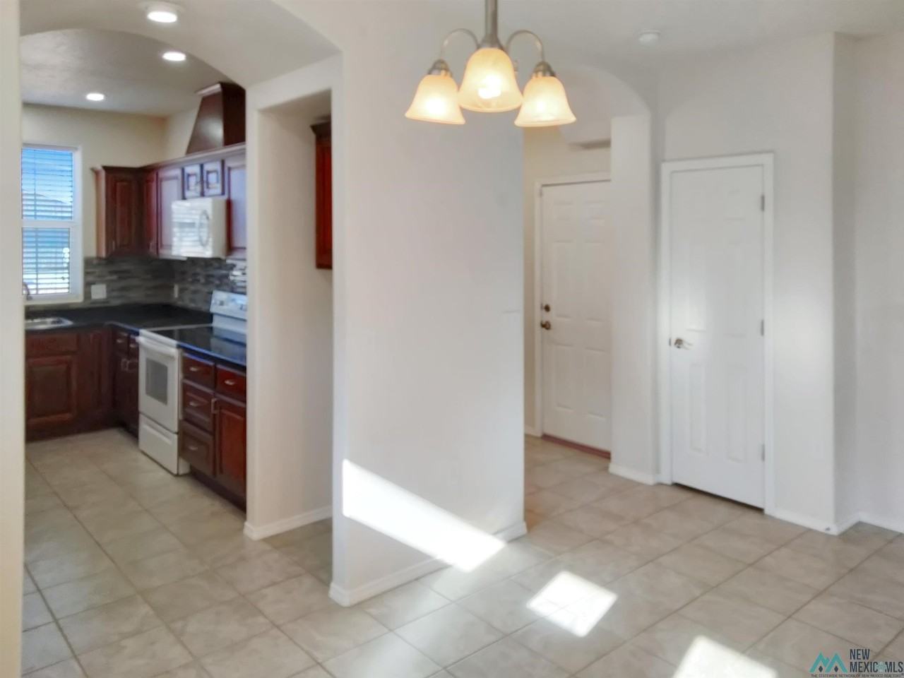 2521 Joes Ln - Photo 4 of 26