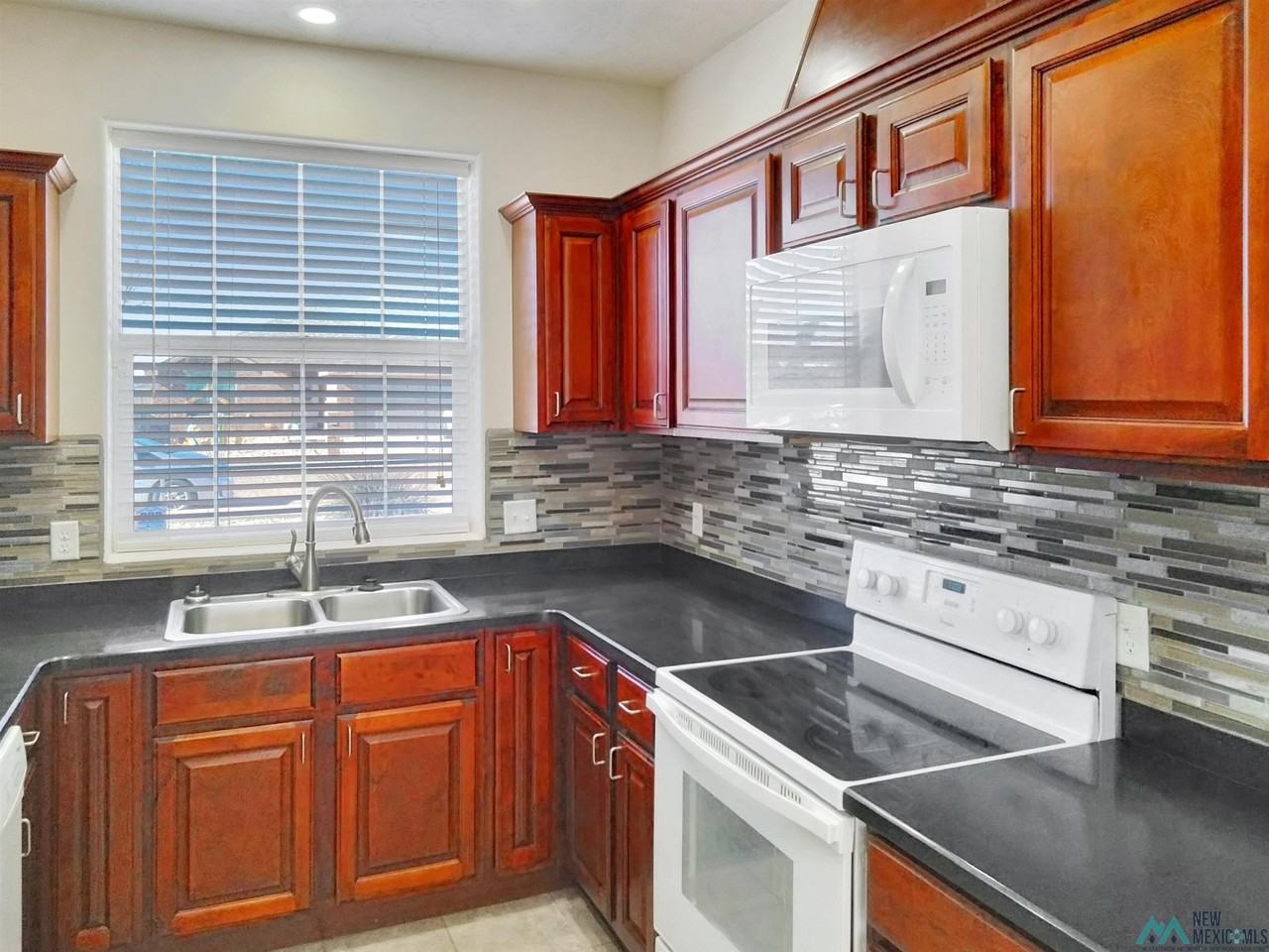 2521 Joes Ln - Photo 6 of 26