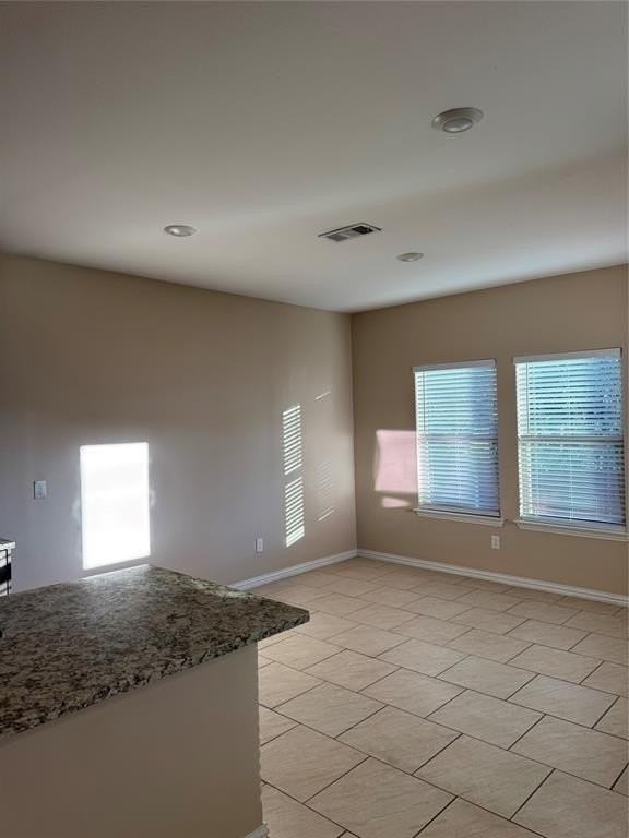 142 Canales Cir - Photo 5 of 12