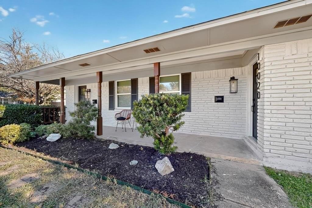 10018 Olmos Dr #10020 - Photo 5 of 37