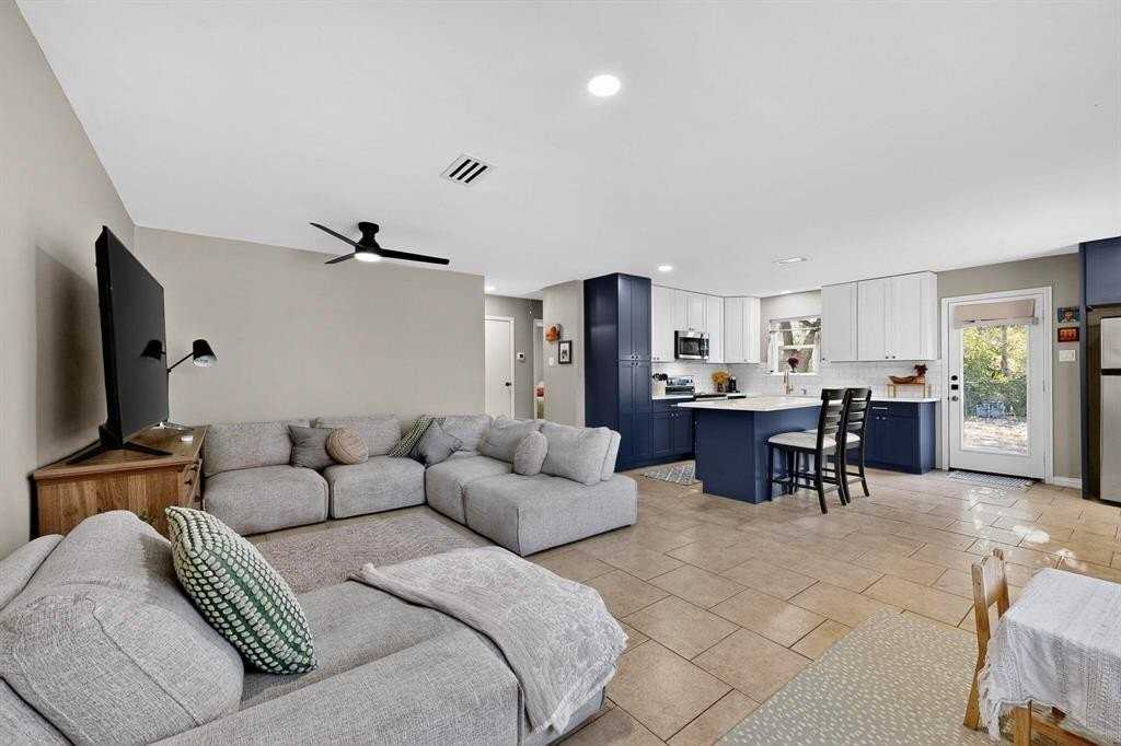 10018 Olmos Dr #10020 - Photo 7 of 37