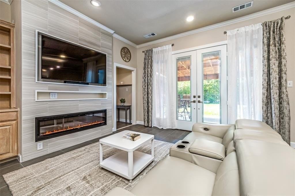 19122 Windmill Ln - Photo 5 of 25