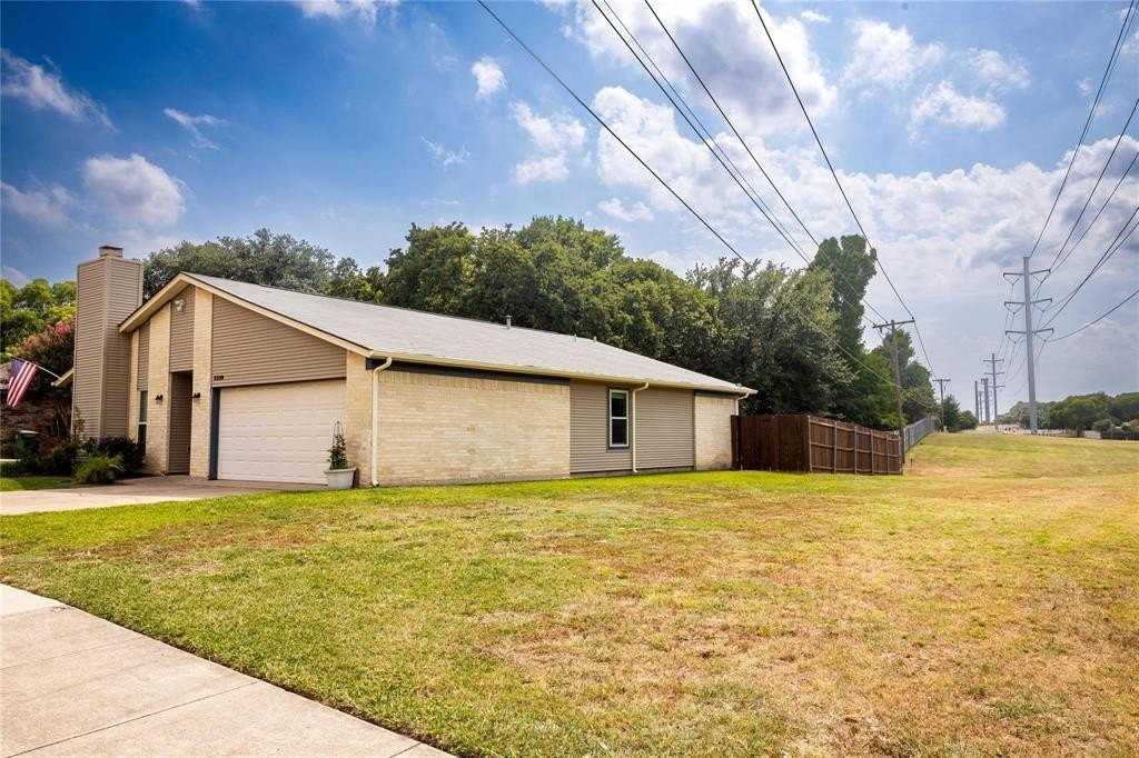 3328 Andover Dr - Photo 3 of 20