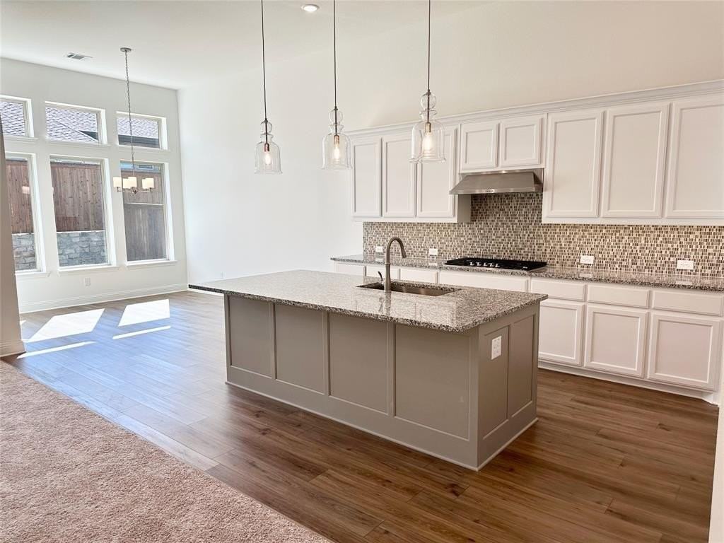 4320 Glen Rose St - Photo 4 of 19