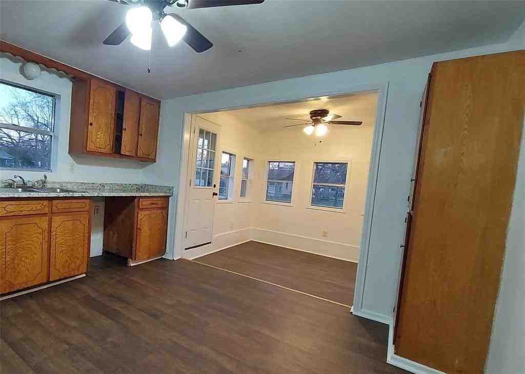 606 West Washington Avenue - Photo 6 of 21