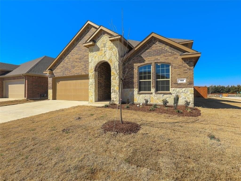 795 Fort Ln - Photo 2 of 26