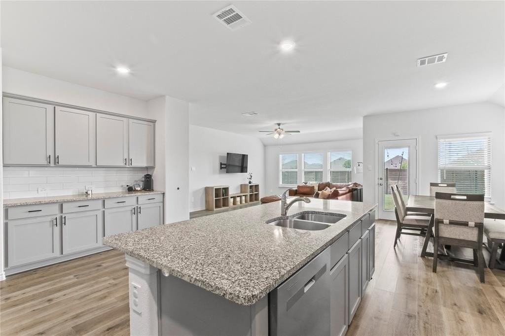 2920 Pinecrest Drive - Photo 4 of 27