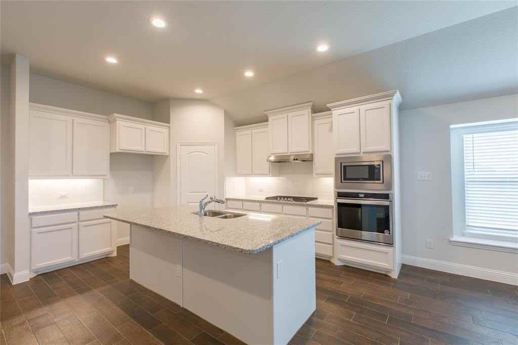 411 Cooper Street - Photo 4 of 25