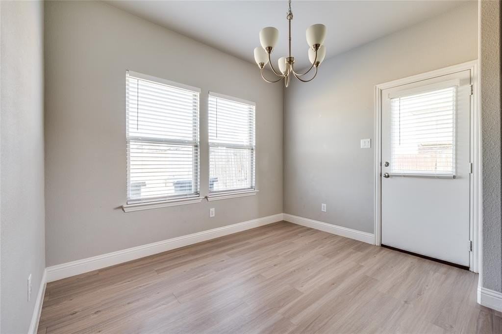 5002 Villas Dr - Photo 6 of 13