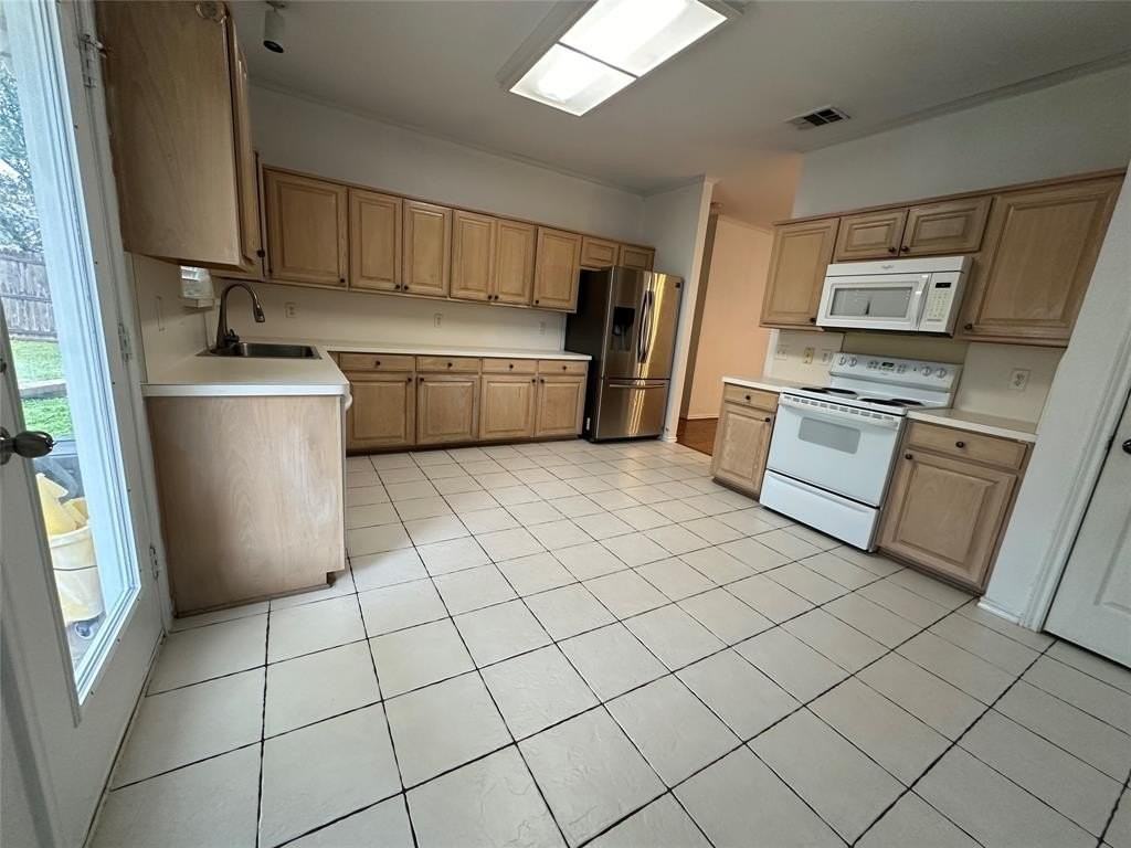 1233 Buehler Ct - Photo 7 of 18