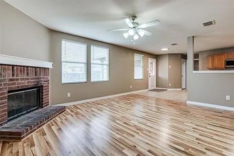 1604 Pheasant Creek Dr - Photo 4 of 21