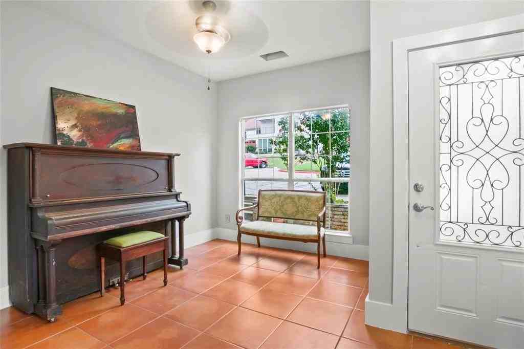 4020 Mediterranean Street - Photo 4 of 29