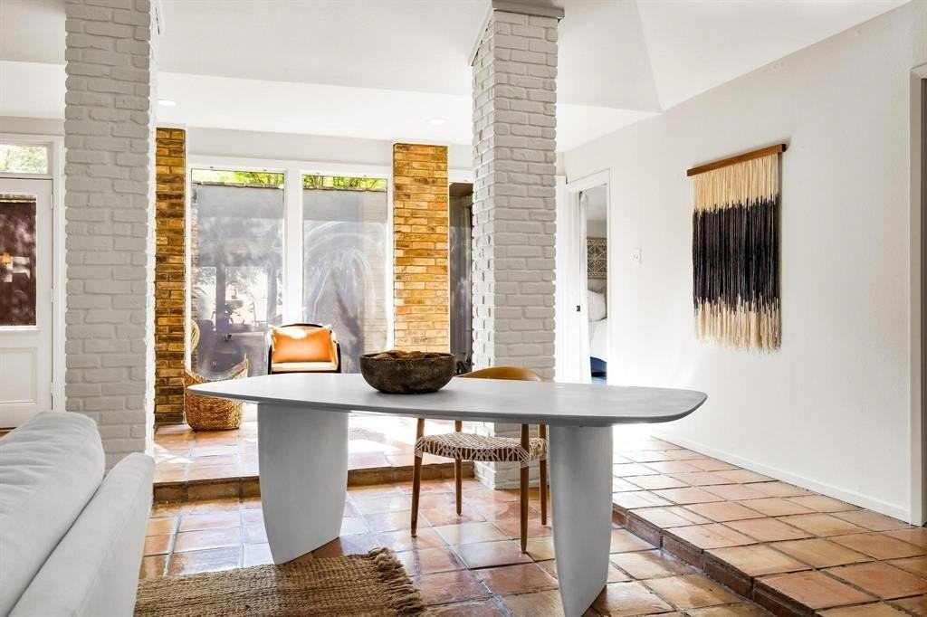 4338 Travis St - Photo 5 of 17