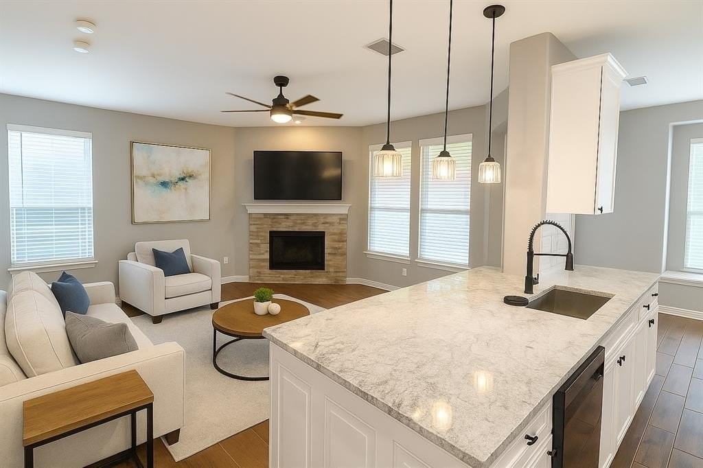 16033 Alvarado Dr - Photo 4 of 14