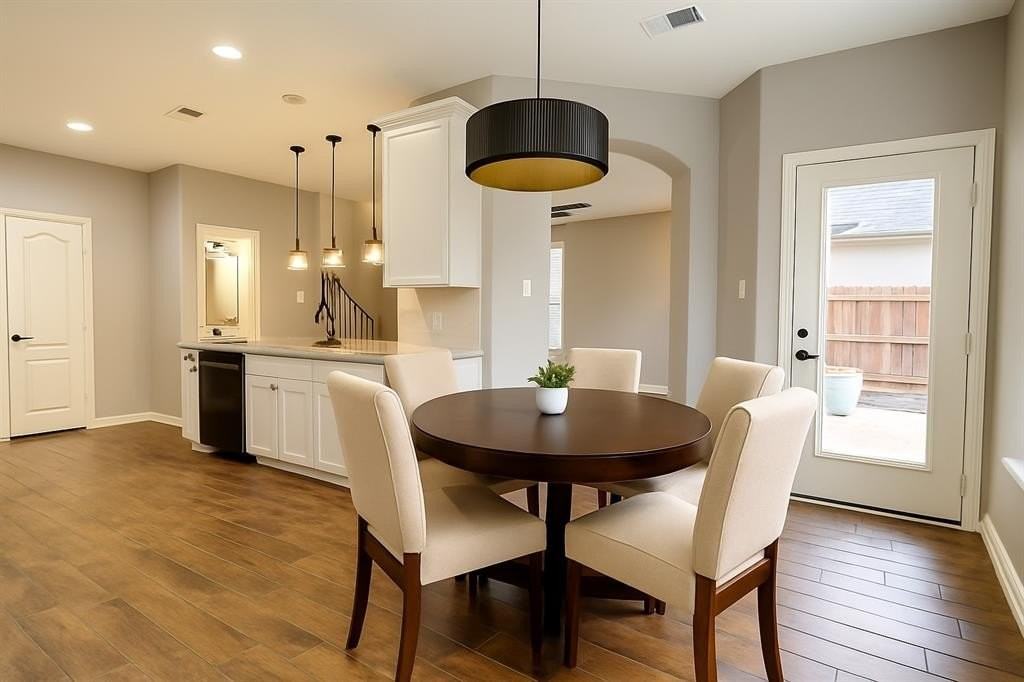 16033 Alvarado Dr - Photo 6 of 14