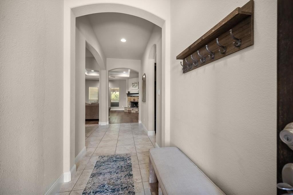 909 Thistle Hill Trl - Photo 2 of 21