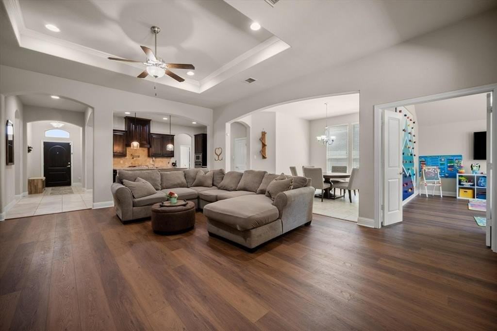 909 Thistle Hill Trl - Photo 4 of 21