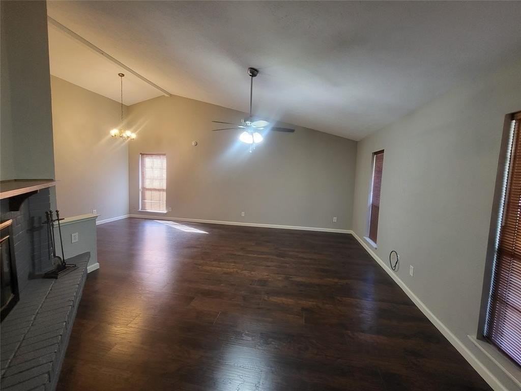 2922 Centennial Dr - Photo 4 of 32