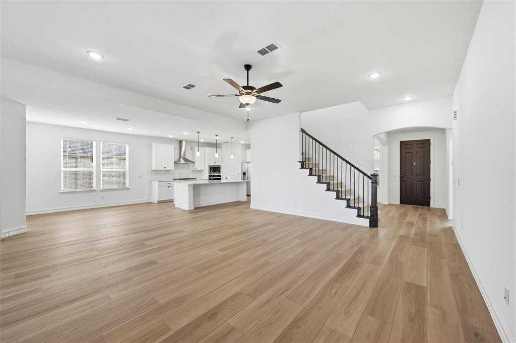 765 Brozegold Ave - Photo 2 of 33