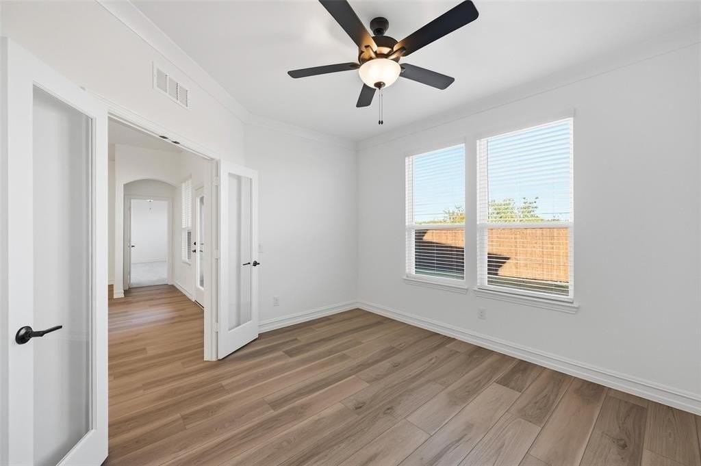 765 Brozegold Ave - Photo 6 of 33