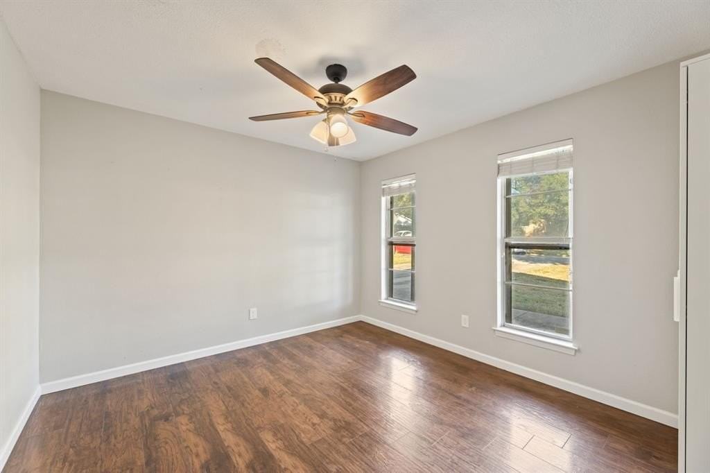 8009 Northbrook Drive - Photo 5 of 34