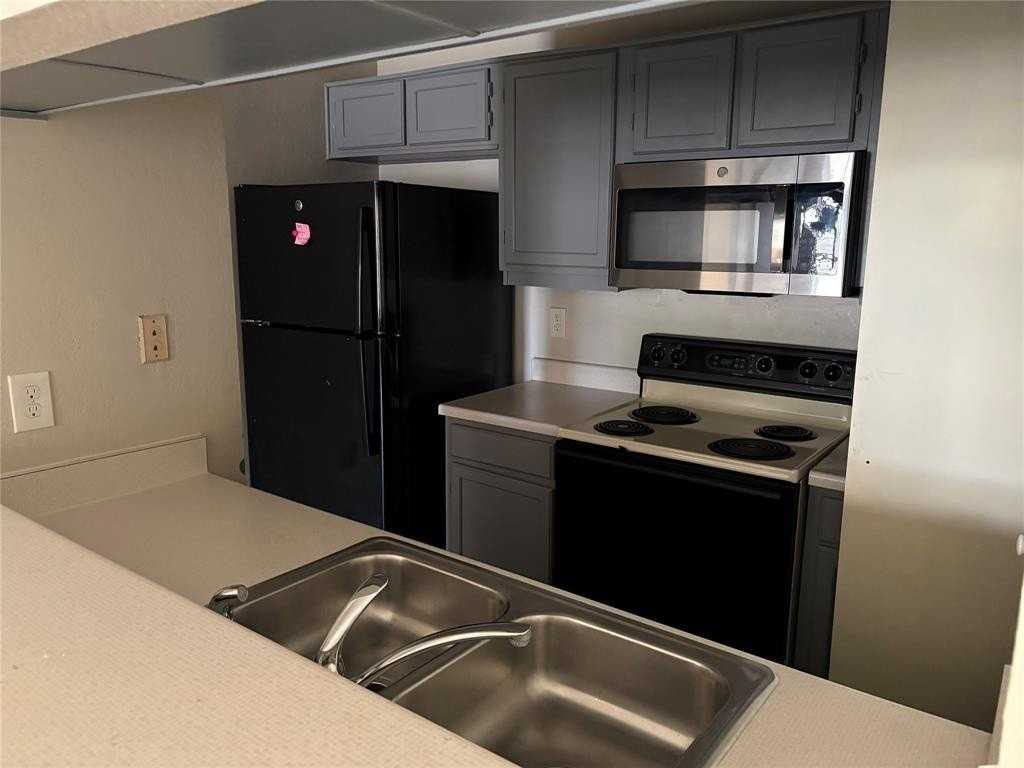 416 Matthews Dr - Photo 2 of 7