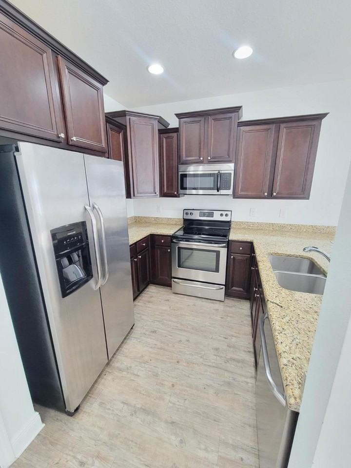 8825 Little Cormorant Ln - Photo 5 of 17