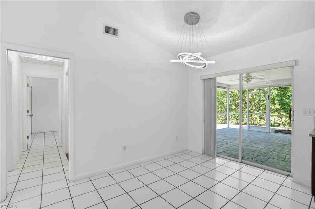 391 8th St Se - Photo 6 of 8